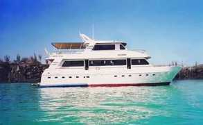 cruisesingalapagos.com Aidamaria