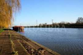 Barge
