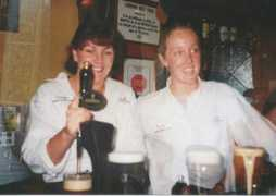 australianbeers.com Barmaid