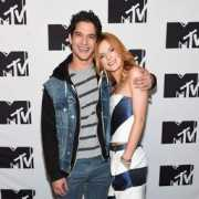j-14.com Bellathorne