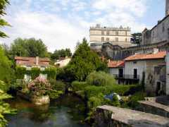 villaindordogne.com Bourdeille