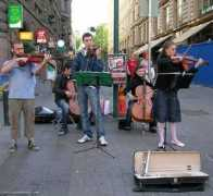 sixmoons.com Buskers