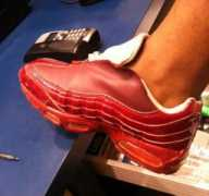sneakernews.com Curges