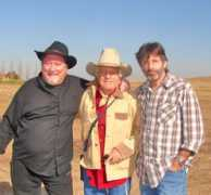 pioneertroubadours.com Elisas