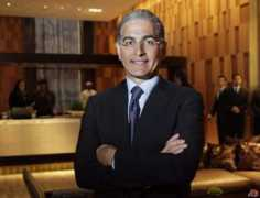 newmoney.gr Hoplamazian