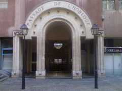 parisbestlodge.com Horloge