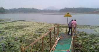 karapuzhalakeshoreresort.com Karapuzha
