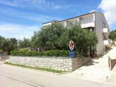 apartmani-novalja-pag.com Kunera