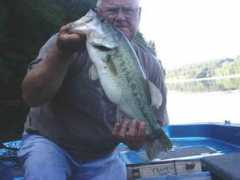 threeguysfishing.com Largie