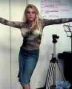 celebirony.com Llaria