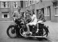 shorpy.com Loukie