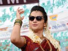 filmibeat.com Nayaki