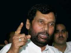 oneindia.com Paswan