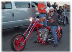 finchscustoms.com Pouras