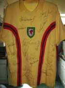 oldfootballshirts.com Rhisiart