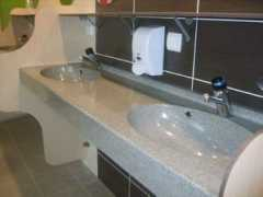 lesrivesdulac-annecy.com Sanitaires