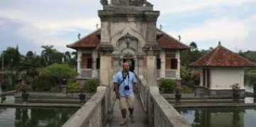 travel.kompas.com Sendirian