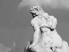 Statua