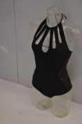 thelingeriejournal.com Sumarie