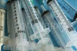 fotolibra.com Syringe
