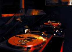 maketunes.com Turntable